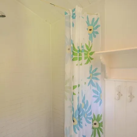Three-bedroom Holiday In Vaggerlose